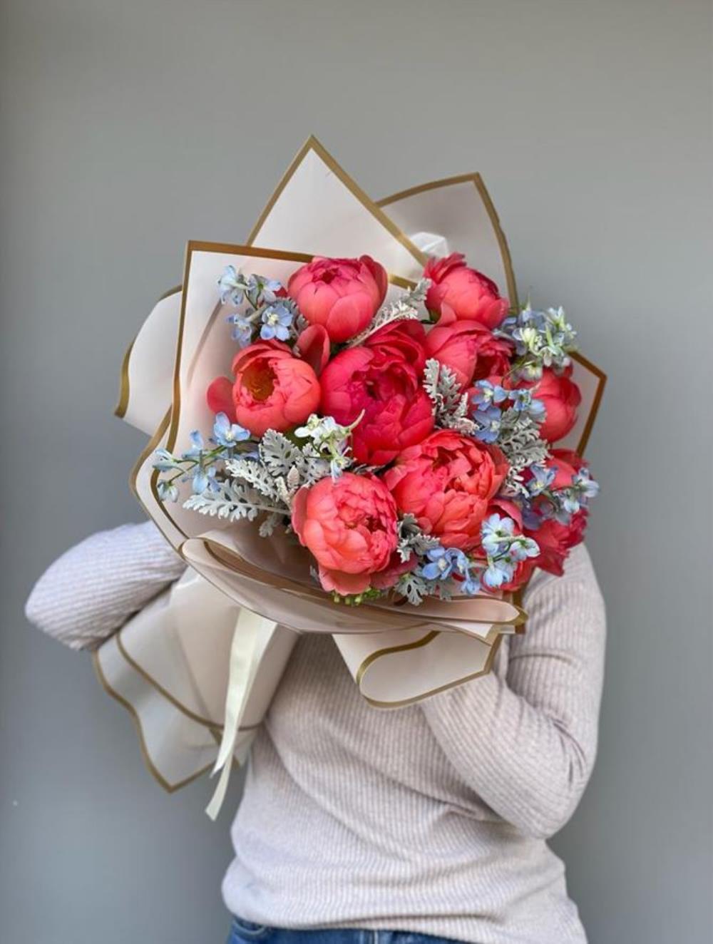 Coral Charm Şakayık Buketi 